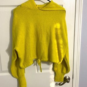 Yellow sweatshirt sweater with a bow tie in the front